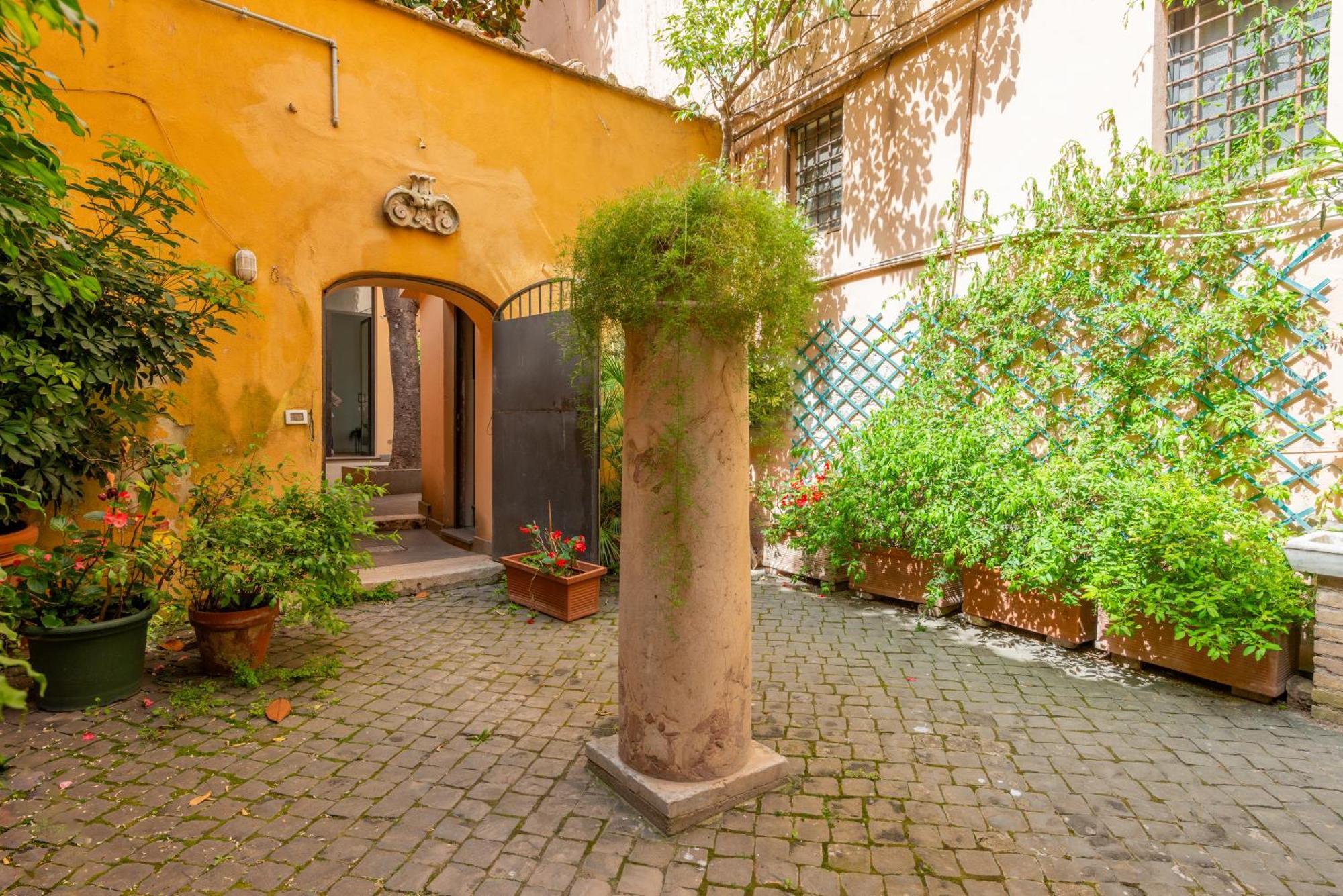 Loft Via Della Scala With Terrace Apartment *