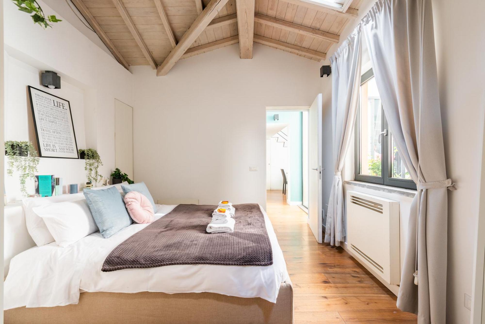 Loft Via Della Scala With Terrace Apartment